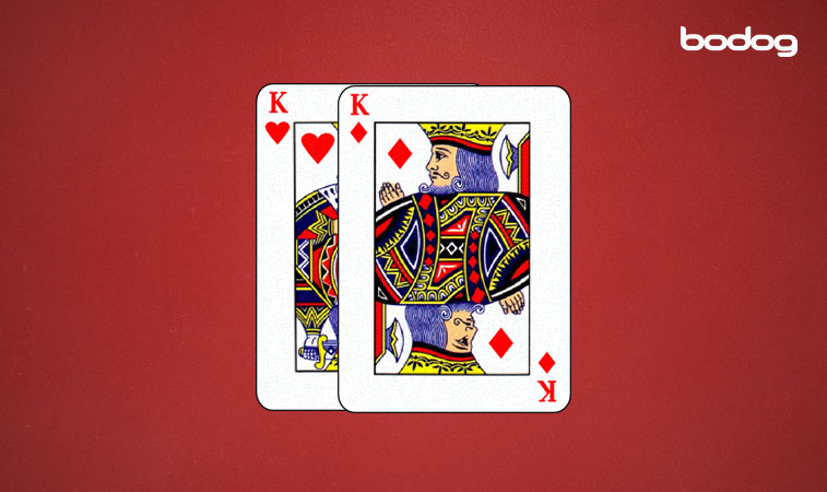 Mano de baccarat con par del mismo color del jugador