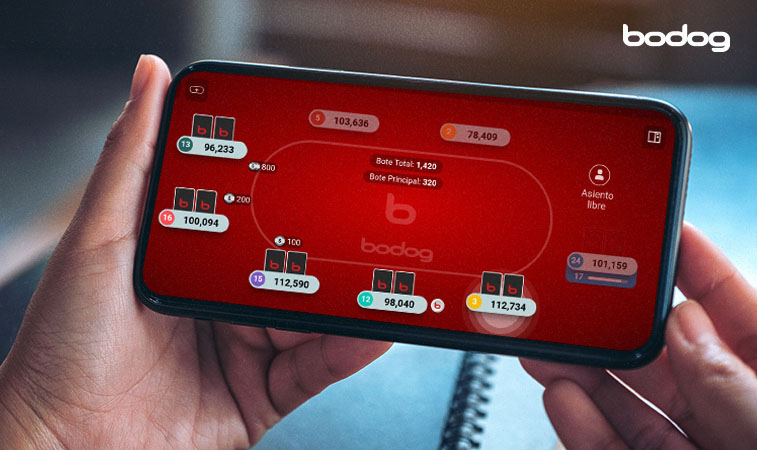 Móvil en una ronda en vivo de poker en Bodog