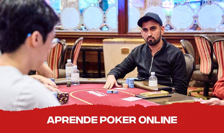 Josué Aguirre jugando al poker